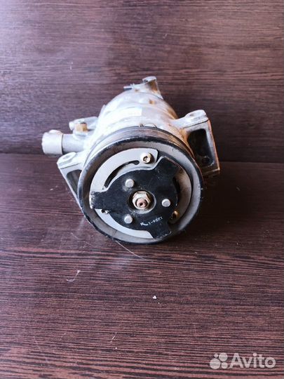 Компрессор кондиционера Фольксваген Пассат 7 2.0