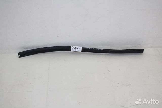 Уплотнитель стекла двери задней правой Nissan Qas