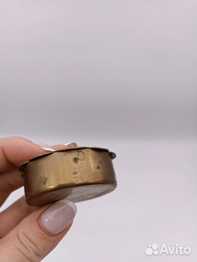 Таблетница шкатулка винтажная латунь перламутр выс
