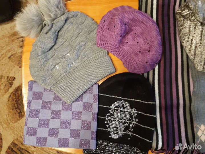 Шапки и шарфы женские