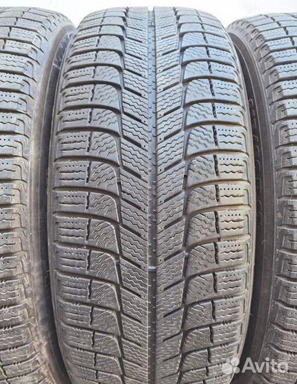 Michelin X-Ice XI3 215/60 R17 96T