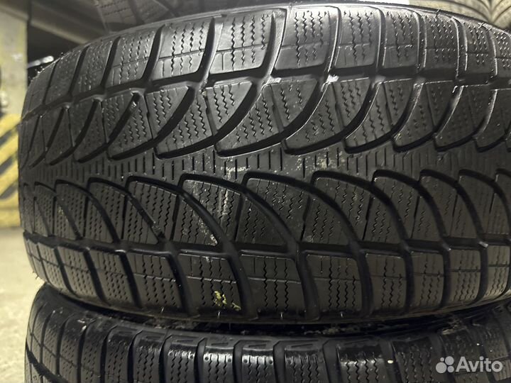 Bridgestone Blizzak LM-32 205/45 R17