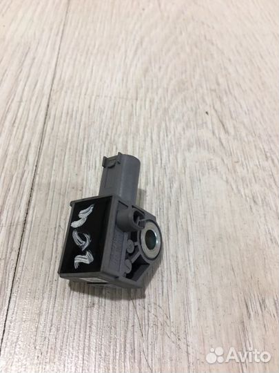 Датчик удара Mercedes Benz C250 W204 M272.921 2007