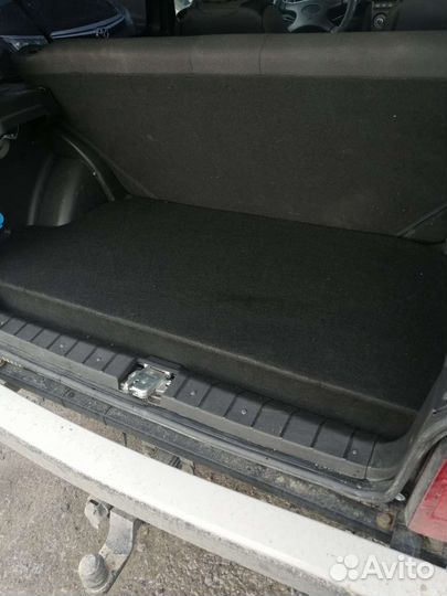 Органайзер в машину Niva