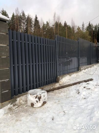 Забор из штакетника для дома