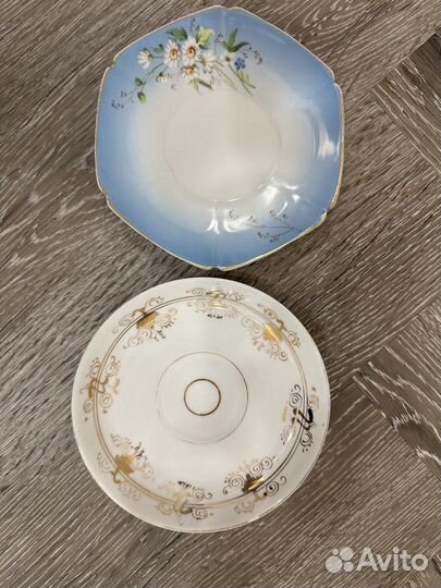 Соусник и две чашки с блюдцами