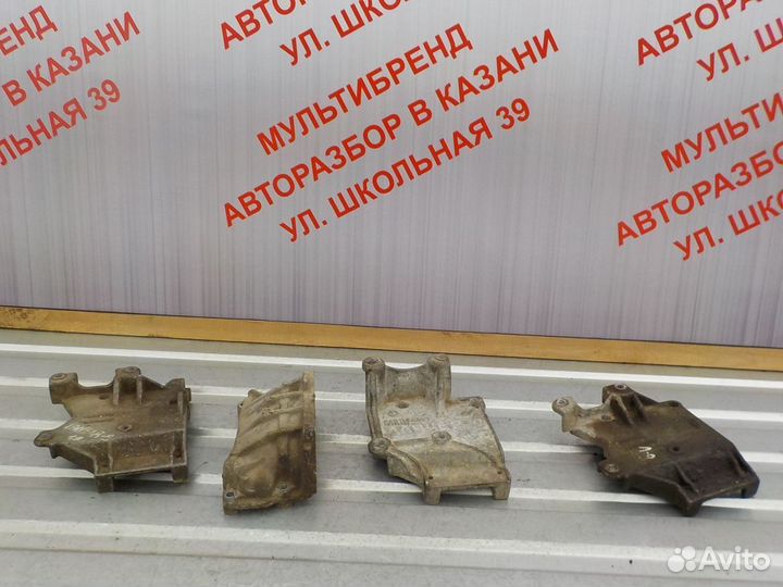 Кронштейн опора двигателя Митсубиси Лансер 9