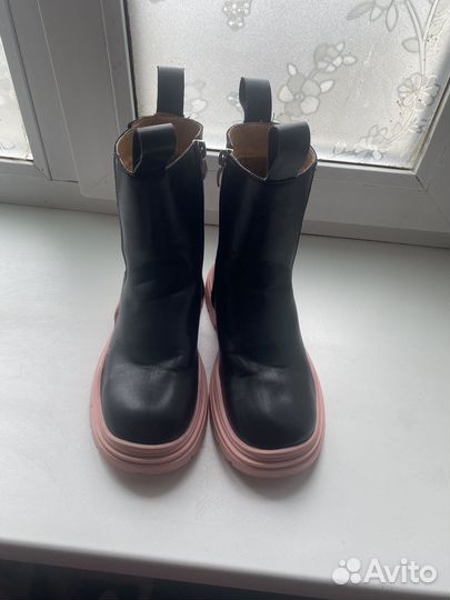 Продам ботинки для девочек