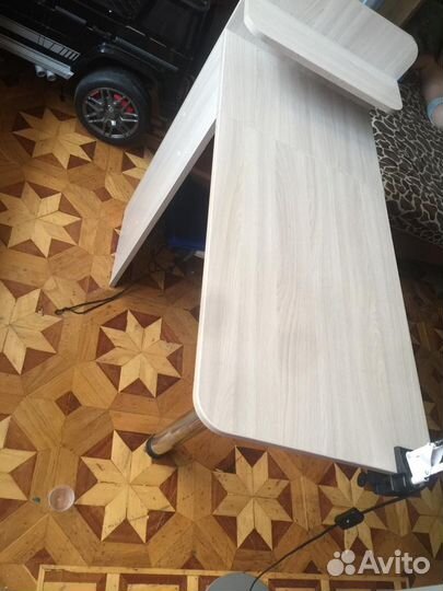 Столик для маникюра