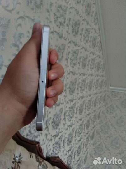 Телефон iPhone 5s