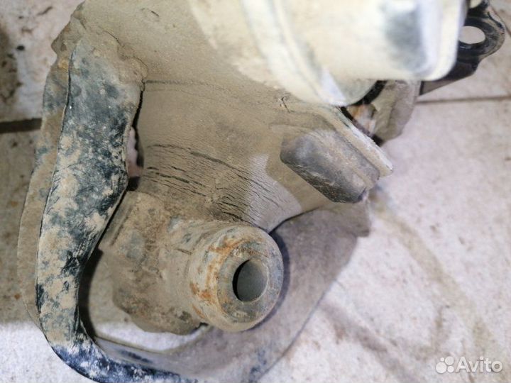 Подушка двигателя правая Honda Accord 4D CD4 F20B