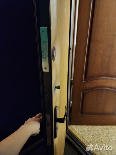 Дверь входная металлическая