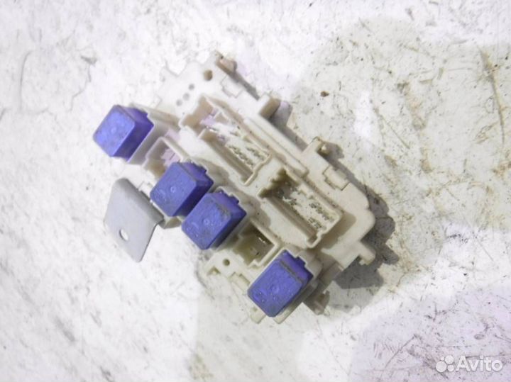 Блок предохранителей 252360745R