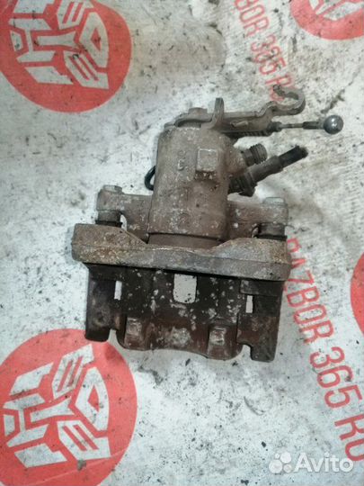 Суппорт задний правый Audi A3 8P CAX 2011