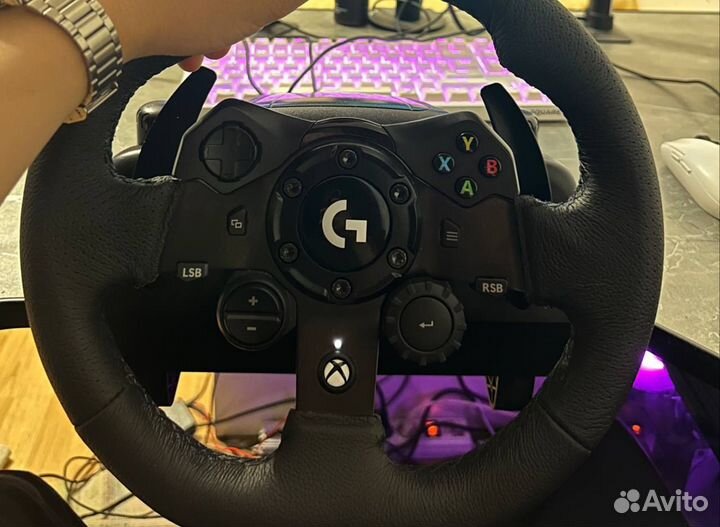 Игровой руль Logitech G923