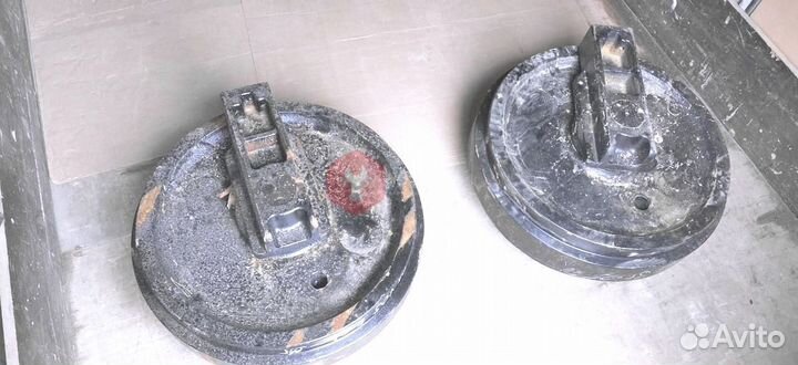 Колесо направляющее Komatsu PC350LC-8