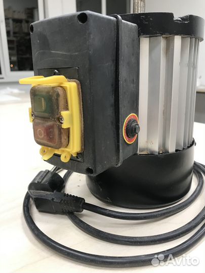 Электродвигатель для стружкоотсоса