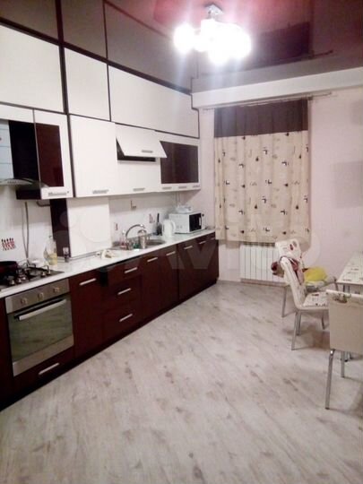 2-к. квартира, 92 м², 2/3 эт.