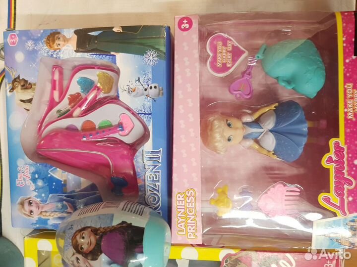 Новые наборы : Книга Холодное Сердце + подар0к