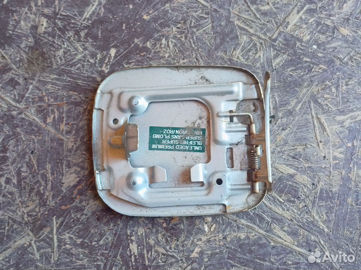 Лючок бензобака