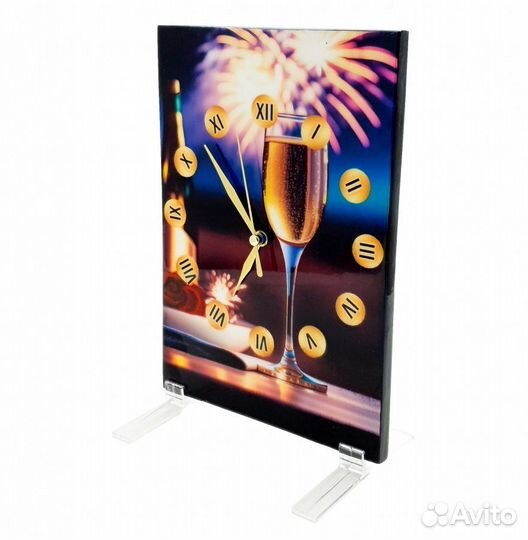 Декоративные часы праздничный бокал