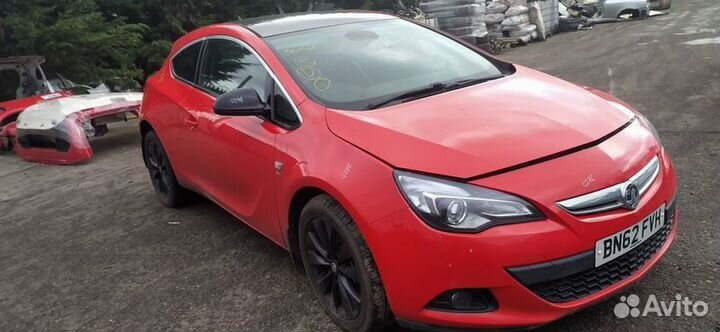 Кронштейн переднего бампера левый Opel Astra J GTC