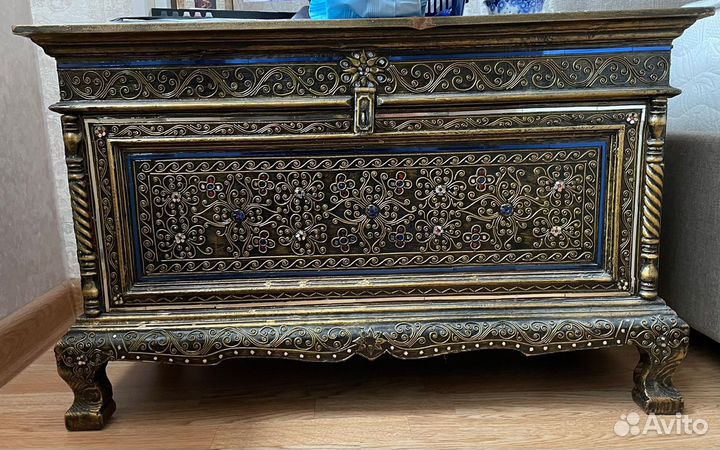 Сундук деревянный