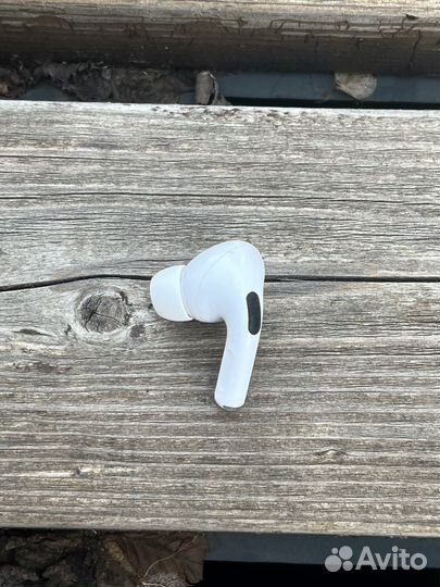 Левый наушник Airpods Pro
