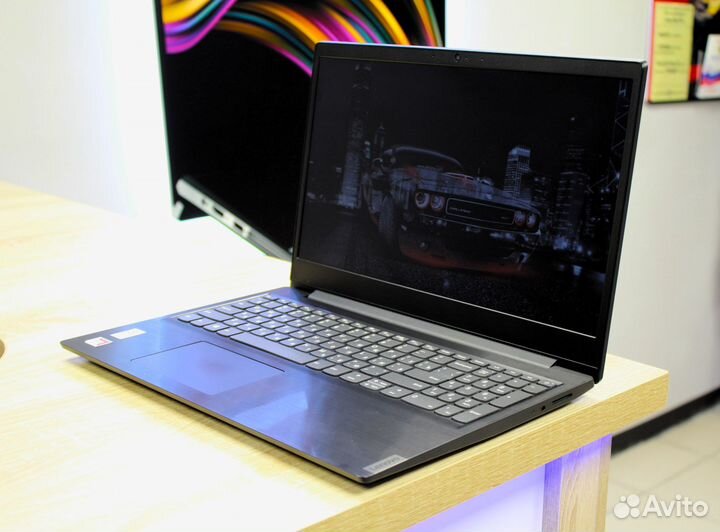 Свеженький ноутбук Lenovo