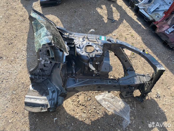 Передняя левая четверть Тойота Рав 4 50