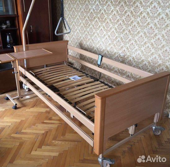 Медицинская кровать для лежачих больных