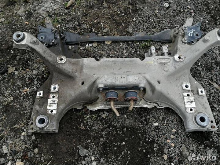 Передняя балка (подрамник) Peugeot 407