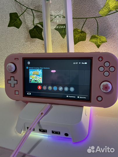 Nintendo switch lite розовый вместе с чехлом