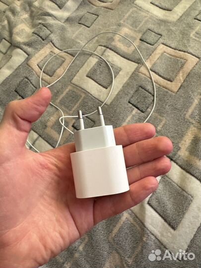 Зарядное устройство для iPhone
