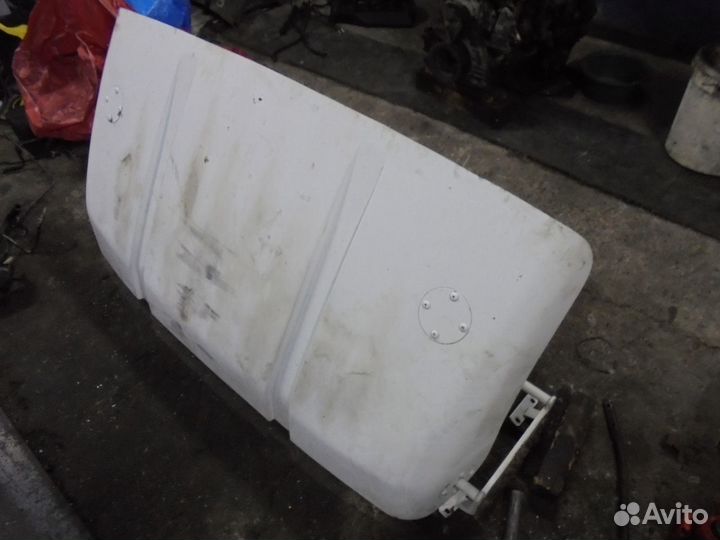 Mitsubishi Canter Спойлер на крышу