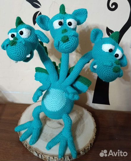 Игрушка трехголовый дракон