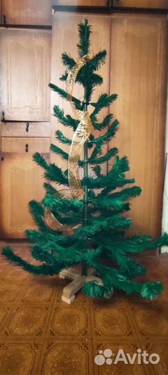 Красивая искусственная Елка
