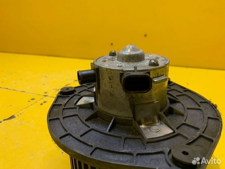 Моторчик отопителя Лада Калина 2004–2013