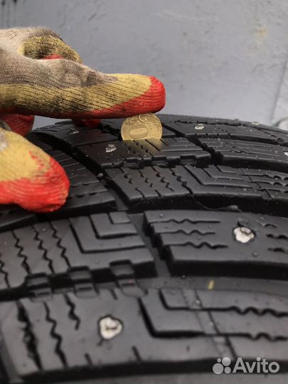 Goodyear Ultragrip Ice Arctic 215/60 R16 99T