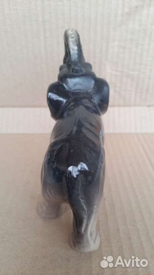 Слон фарфоровый