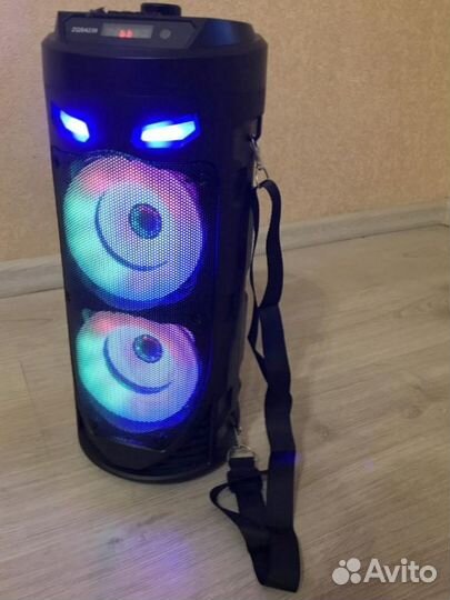 Портативная колонка с микрофоном