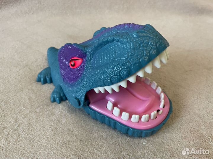 Настольная игра Bondibon Зубастый динозавр