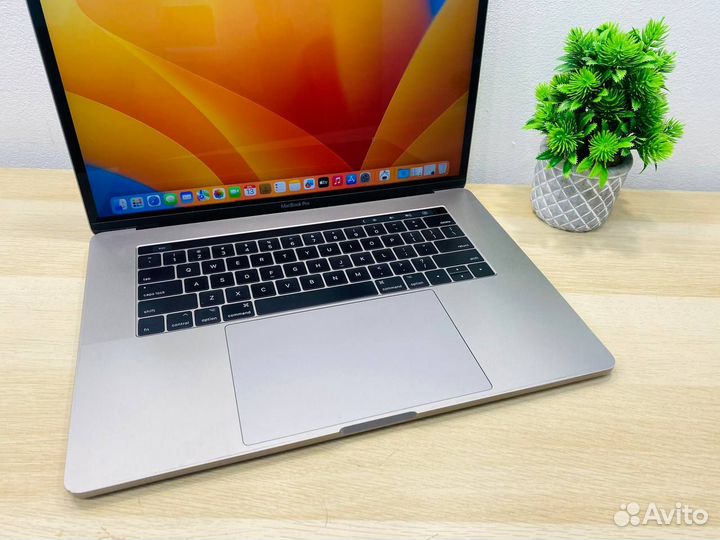 MacBook Pro 15 2017 / i7 / RAM 16 GB / 512 GB