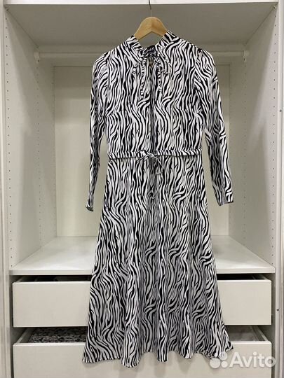 Платье с анималистичным принтом