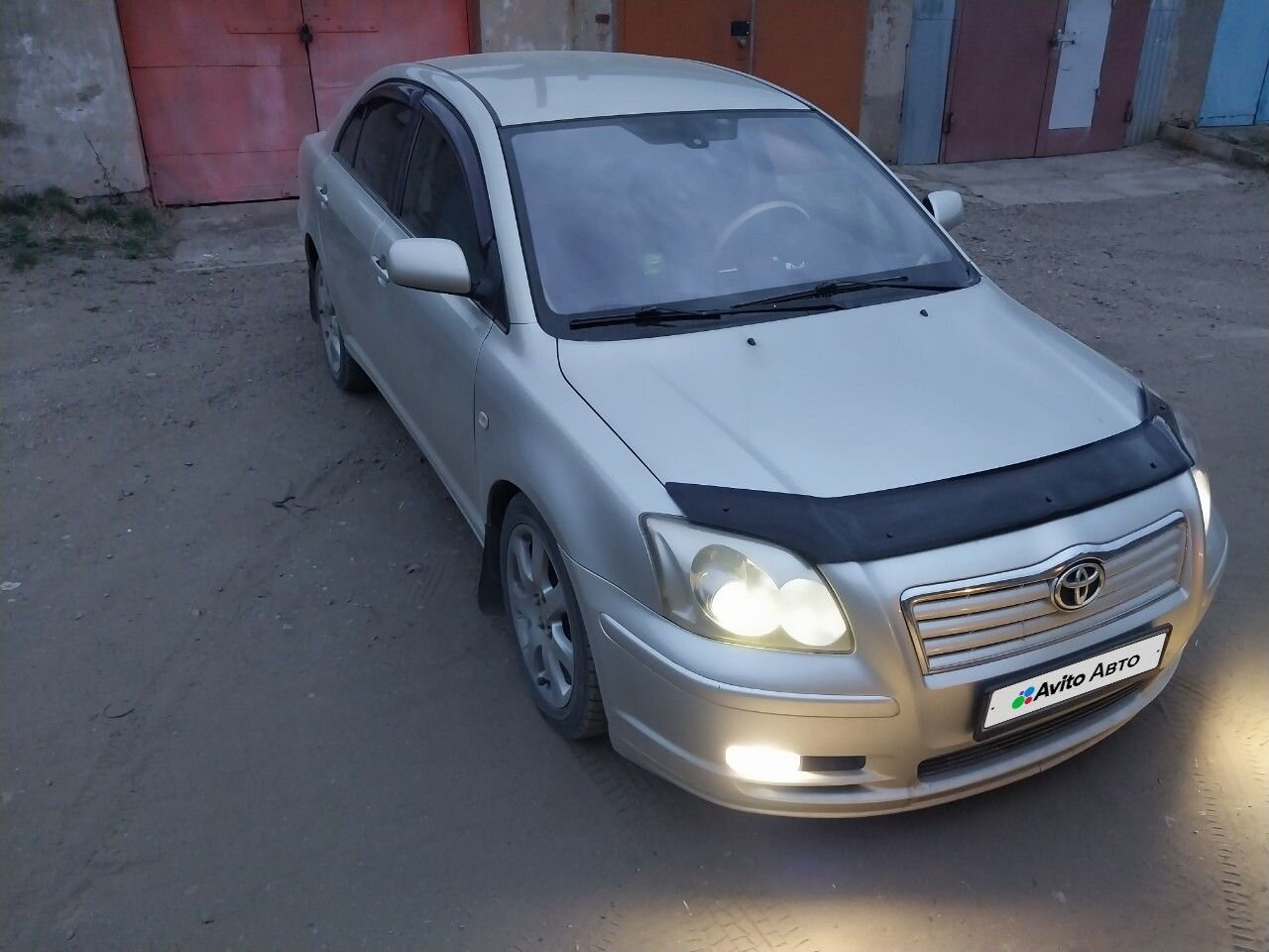 Toyota Avensis: фото владельца