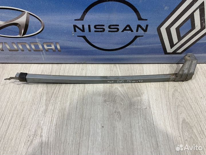 Направляющая стекла Nissan note E11 Прав