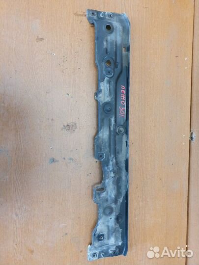 Пежо-301 нижняя планка телевизора