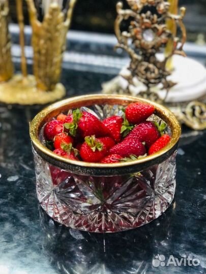 Конфетница с мельхиоровым ободком