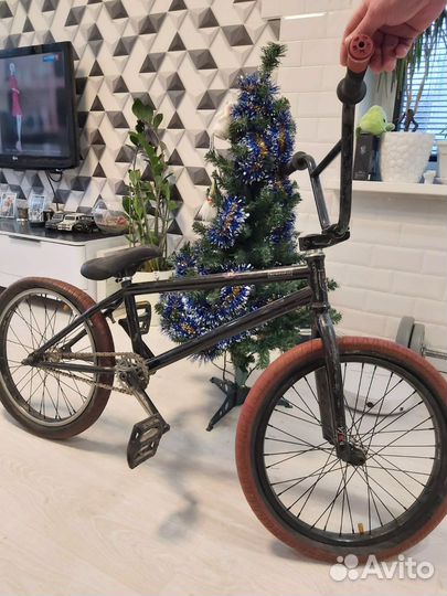 Трюковой велосипед BMX