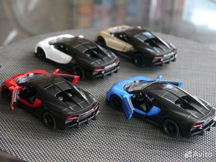Машинка Bugatti Chiron металл Kinsmart 1/38